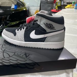 Air Jordan Retro 1 snake skin